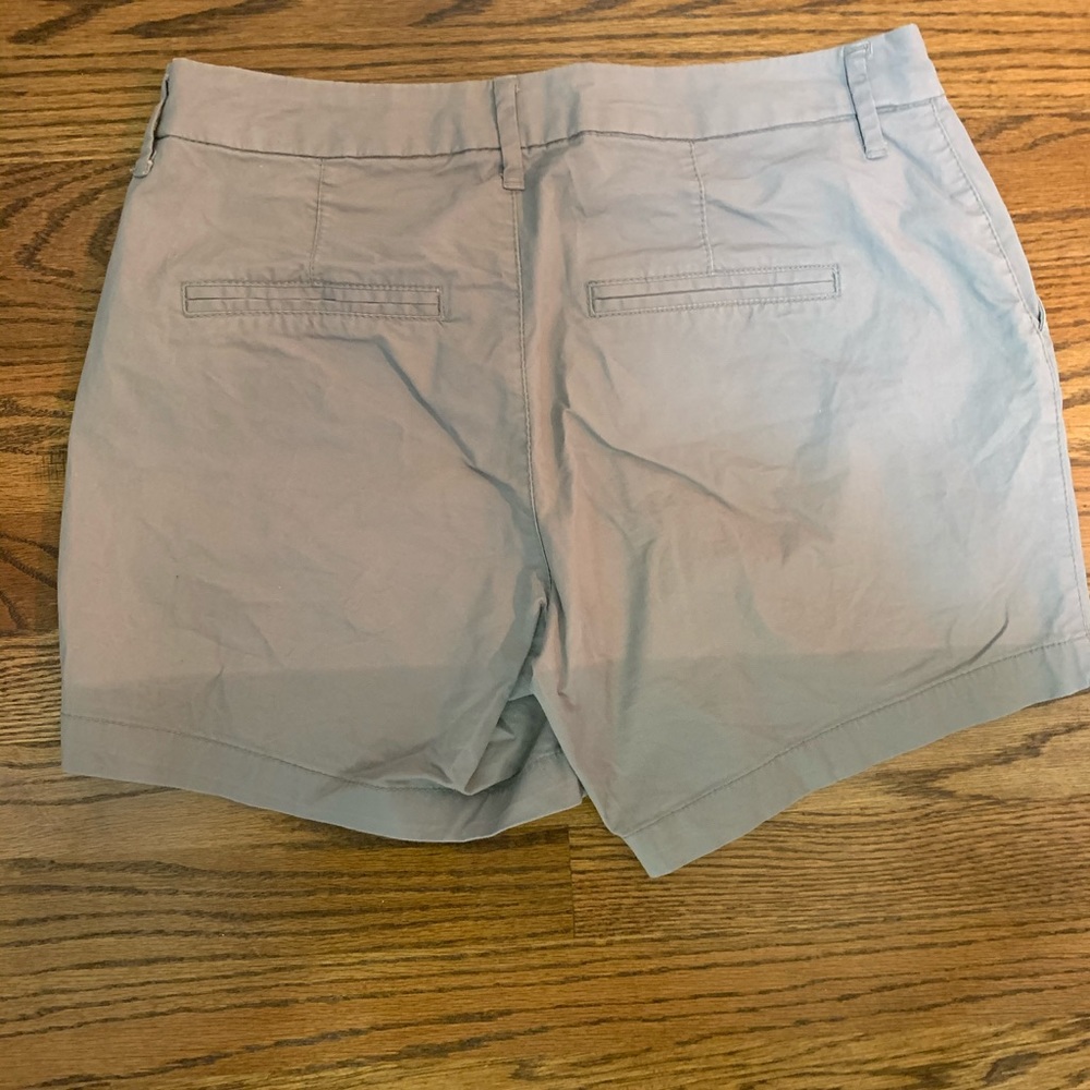 Shorts - Picture 2 of 3